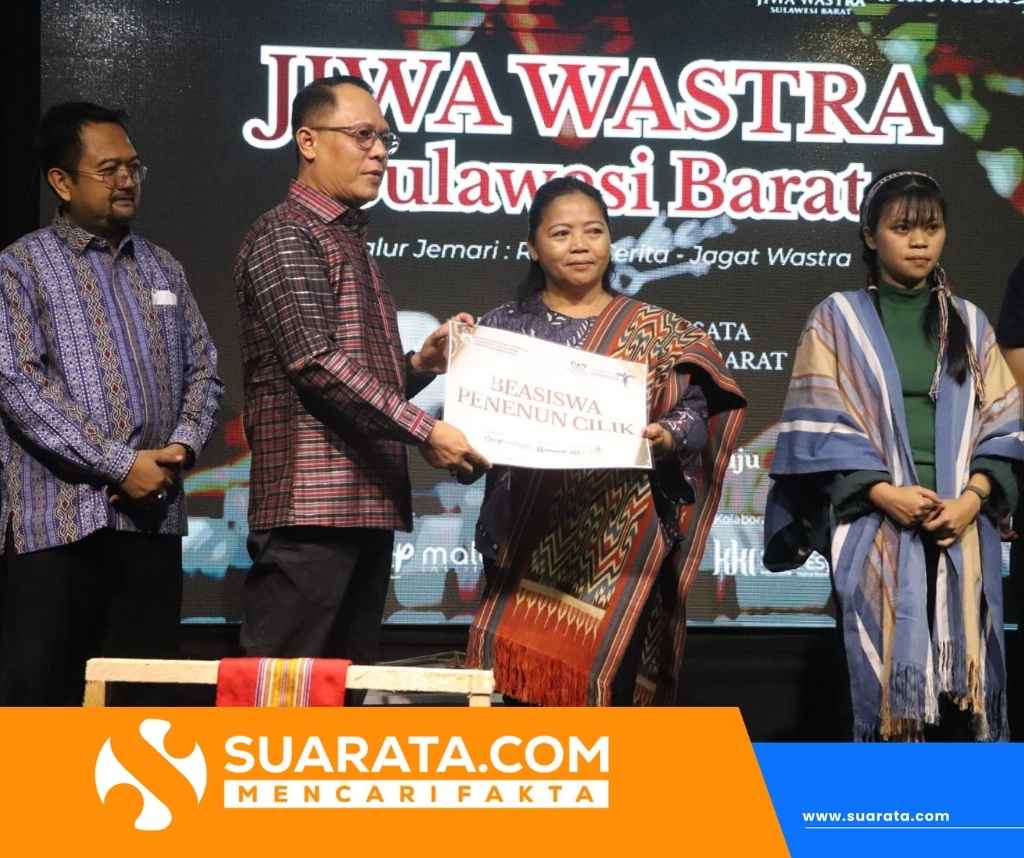 Festival Jiwa Wastra Dibuka, Pemprov Sulbar Perkuat Strategi Pengembangan Tenun