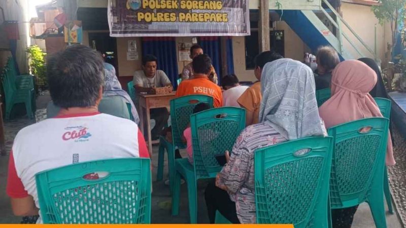 Bhabinkamtibmas Polsek Soreang Sosialisasikan Call Center 110 Lewat Jumat Curhat