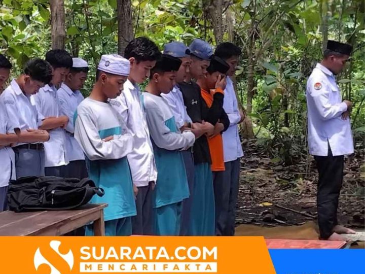 Sholat Dzuhur Berjamaah di Ruang Terbuka, Komitmen Madrasah Terjaga