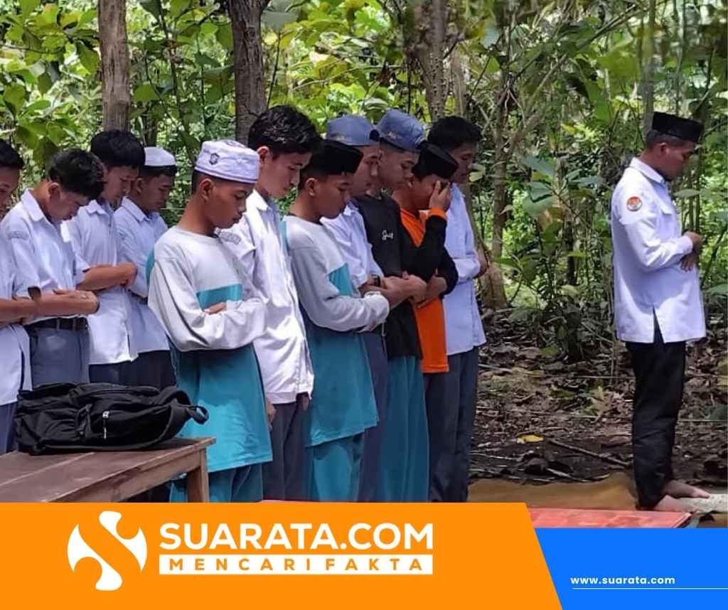 Sholat Dzuhur Berjamaah di Ruang Terbuka, Komitmen Madrasah Terjaga