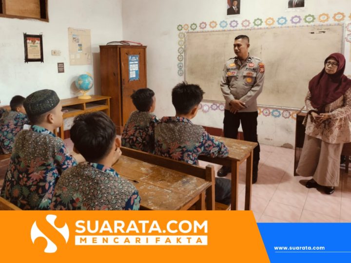 Sentuhan Humanis di Sekolah, Sat Binmas Polres Parepare Tanamkan Adab dan Perilaku Positif pada Pelajar