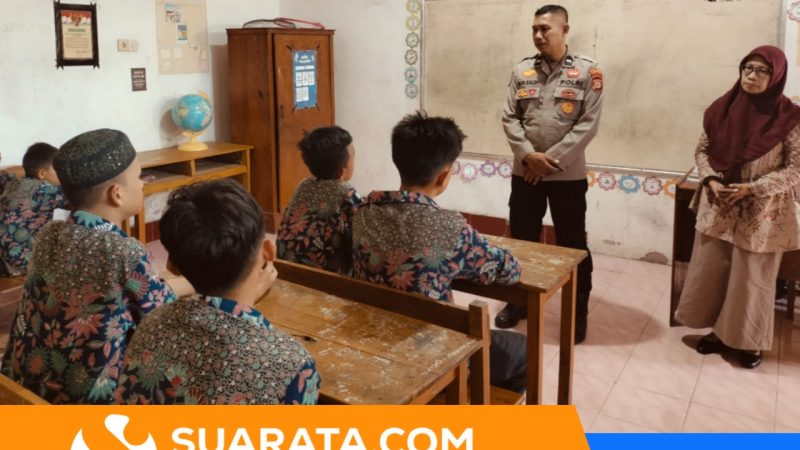 Sentuhan Humanis di Sekolah, Sat Binmas Polres Parepare Tanamkan Adab dan Perilaku Positif pada Pelajar