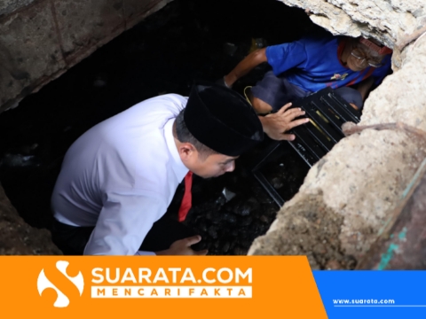 Tasming Hamid Tinjau Drainase Tersumbat di Jalan Lahalede