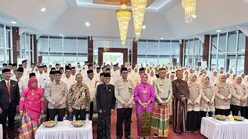Didampingi Kakan Kemenhaj, Bupati dan Wakil Bupati Barru Resmi Melepas 164 Jamaah Calon Haji Kabupaten Barru 
