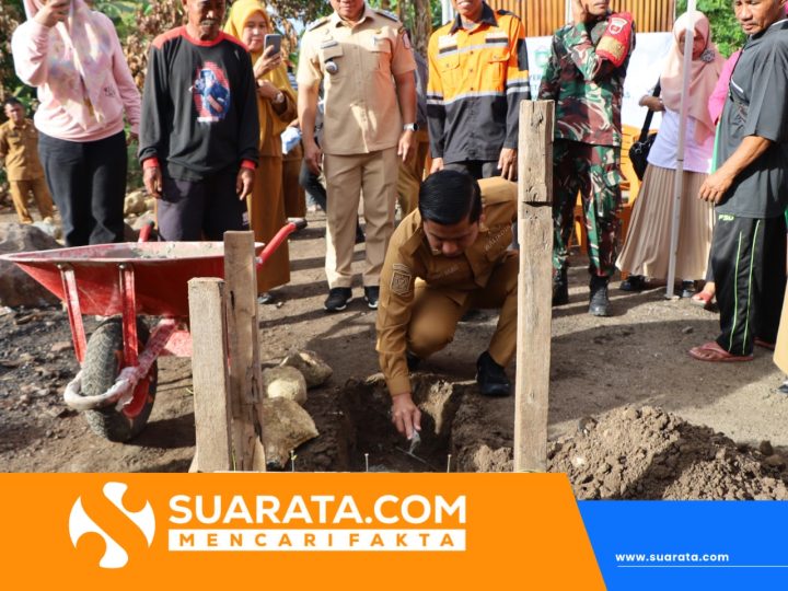 Wali Kota Parepare Salurkan Bantuan dan Letakkan Batu Pertama Rumah Korban Kebakaran Lumpue