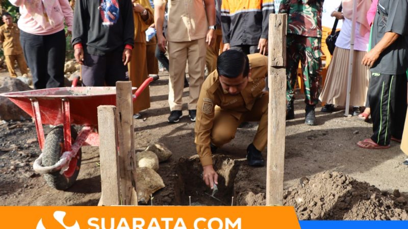 Wali Kota Parepare Salurkan Bantuan dan Letakkan Batu Pertama Rumah Korban Kebakaran Lumpue