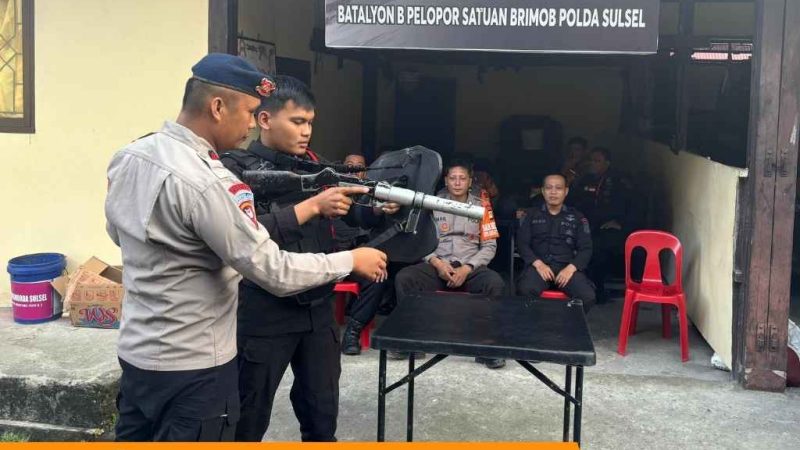 Latihan Intensif, Personel Posko Aman Nusa I dan II Kuasai Penggunaan Senjata Laras Licin dan Tameng Balistik