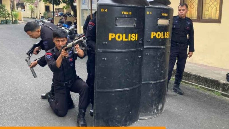 Posko Siaga Aman Nusa I dan II Batalyon B Pelopor Terima Materi PHH