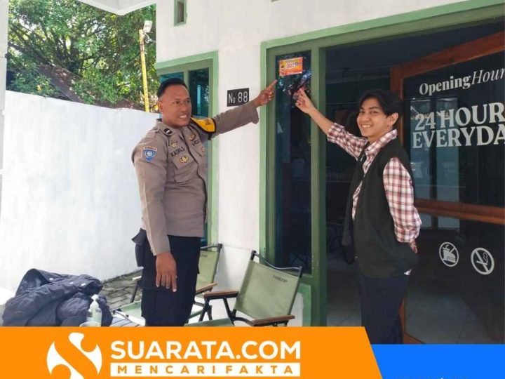 Lewat Program Satu Hari Satu Rumah, Bhabinkamtibmas Polres Parepare Terus Sosialisasikan Call Center 110