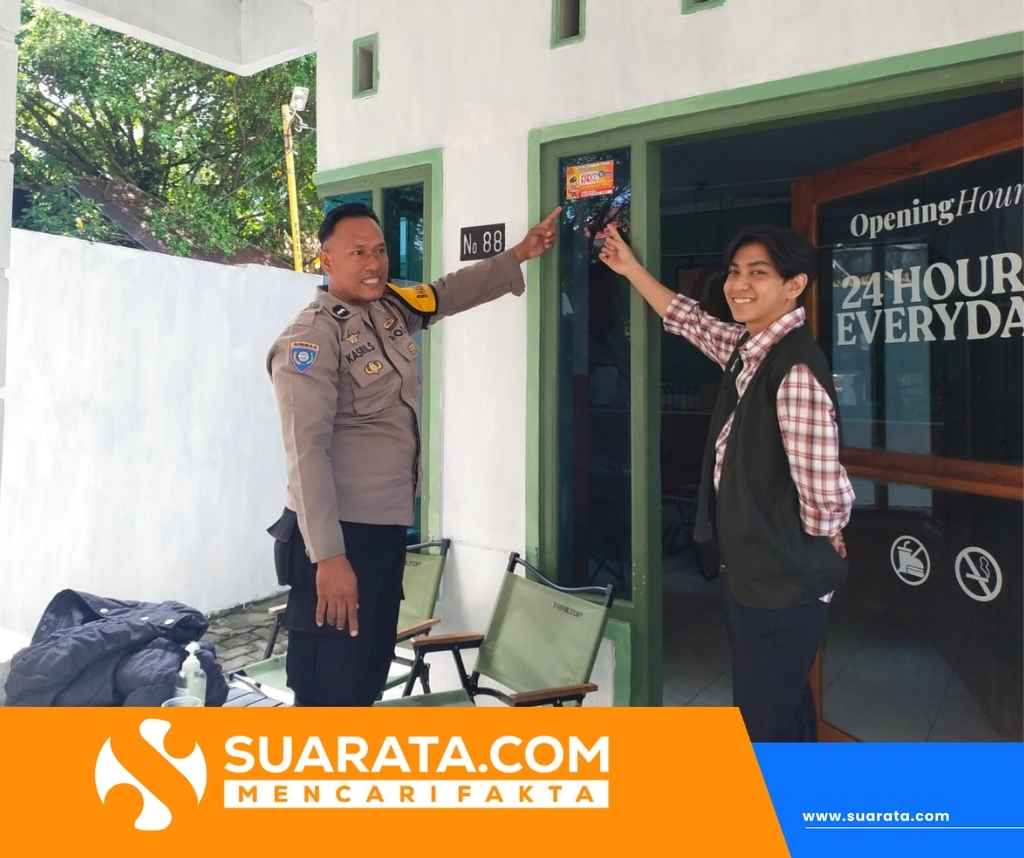 Lewat Program Satu Hari Satu Rumah, Bhabinkamtibmas Polres Parepare Terus Sosialisasikan Call Center 110