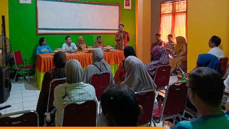Bhabinkamtibmas Polsek KPN Dampingi Penetapan Ketua LPMK Terpilih Kelurahan Ujung Sabbang