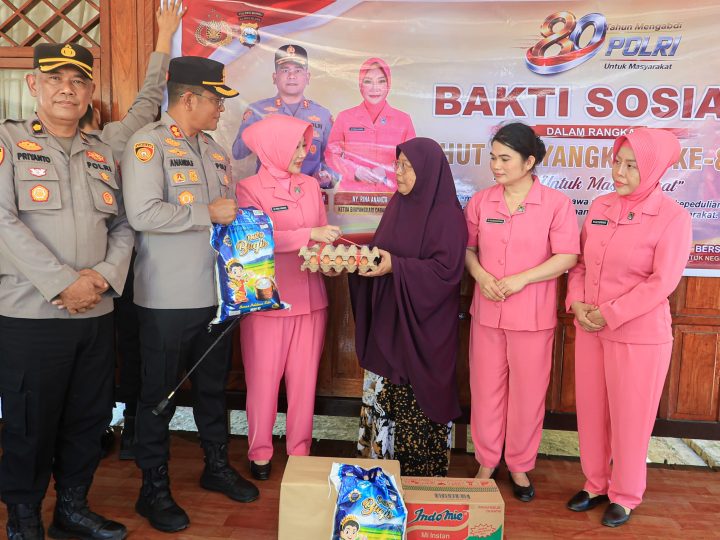 Sudah jadi Agenda Rutin, Kapolres Barru Pimpin Anjangsana ke Panti Asuhan, Rumah Qur’an, Purnawirawan dan Warakawuri Spesial Hari Bhayangkara ke 80