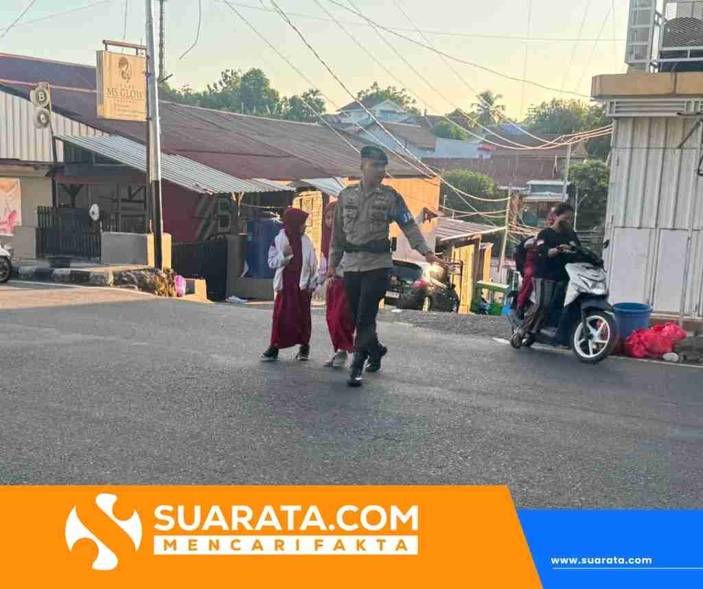Demi Keselamatan Pelajar, Personel Batalyon B Pelopor Siaga di Depan Sekolah