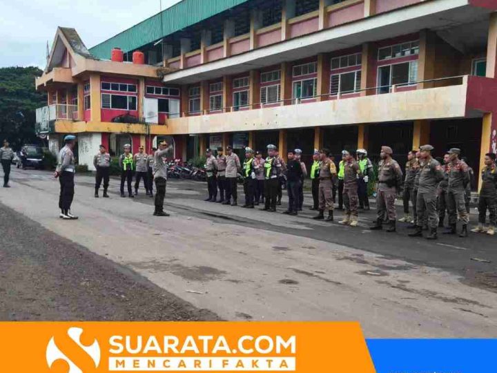 Kabag Ops Polres Polman Pimpin Pengamanan Pemulangan Jamaah Haji Kloter 19