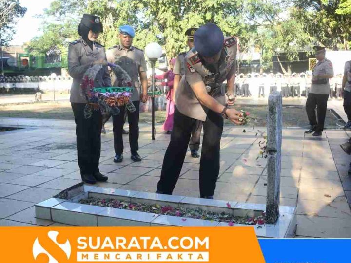 Kompol Dr Ramli Pimpin Ziarah Rombongan HUT Bhayangkara ke-80 di Taman Makam Pahlawan