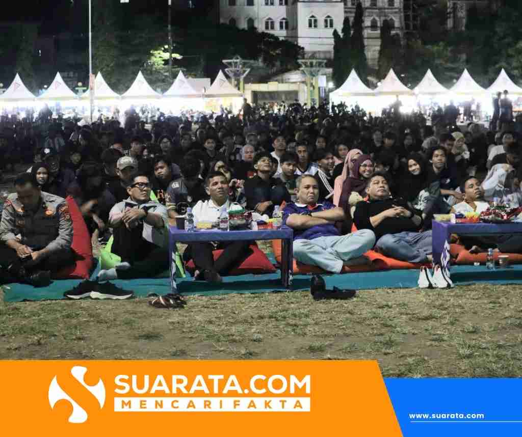 Nobar Piala Dunia, Kapolres Parepare Bersama Walikota Hadir ditengah Masyarakat