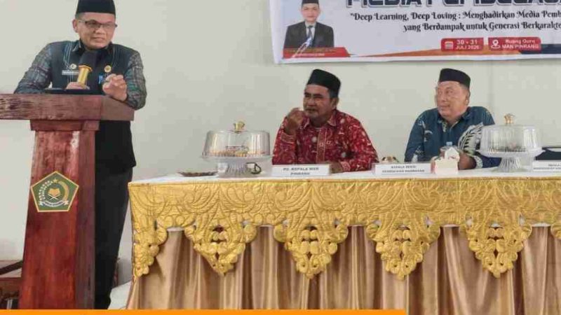 Kakan Kemenag Pinrang Buka Workshop Media Pembelajaran MAN Pinrang, Dorong Guru Ciptakan Inovasi Pembelajaran
