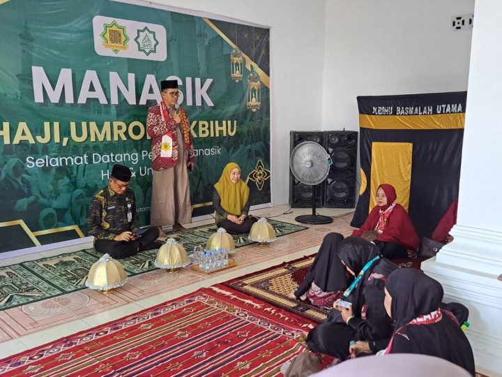 Kakan Kemenhaj Barru Lepas 31 Jemaah Umrah Travel PT Basmalah Utama Mandiri