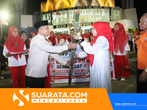 Semarak HUT ke-81 RI, IPHI Parepare Gelar Kirab Obor di Masjid Terapung