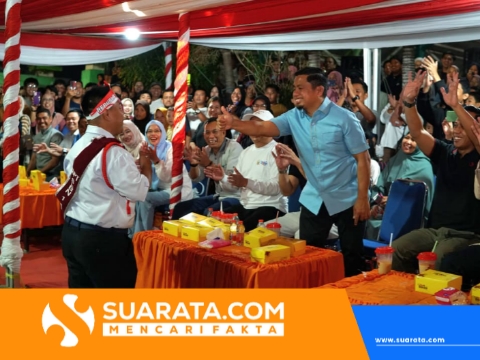 Semarak HUT ke-81 RI, Tasming Hamid Beri Semangat Peserta Gerak Jalan