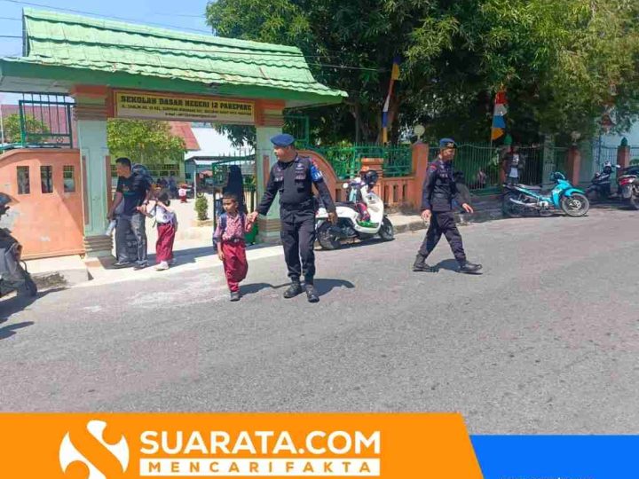 Brimob Hadir Jaga Keselamatan Siswa