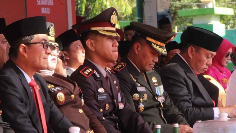 Kapolres Parepare Hadiri Upacara HUT ke-81 RI di Lapangan Andi Makkasau