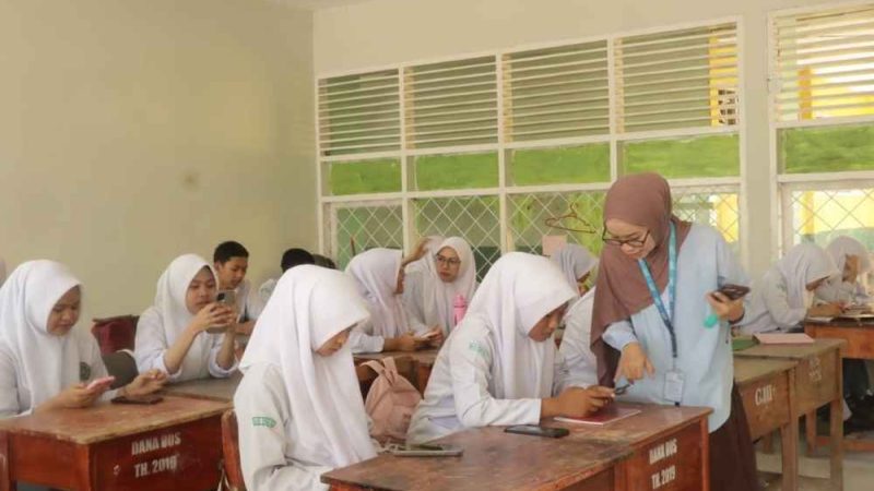 Persiapkan Murid Hadapi TKA, MAN Pinrang Gelar Tryout Kelas XII Bersama Ruang Guru