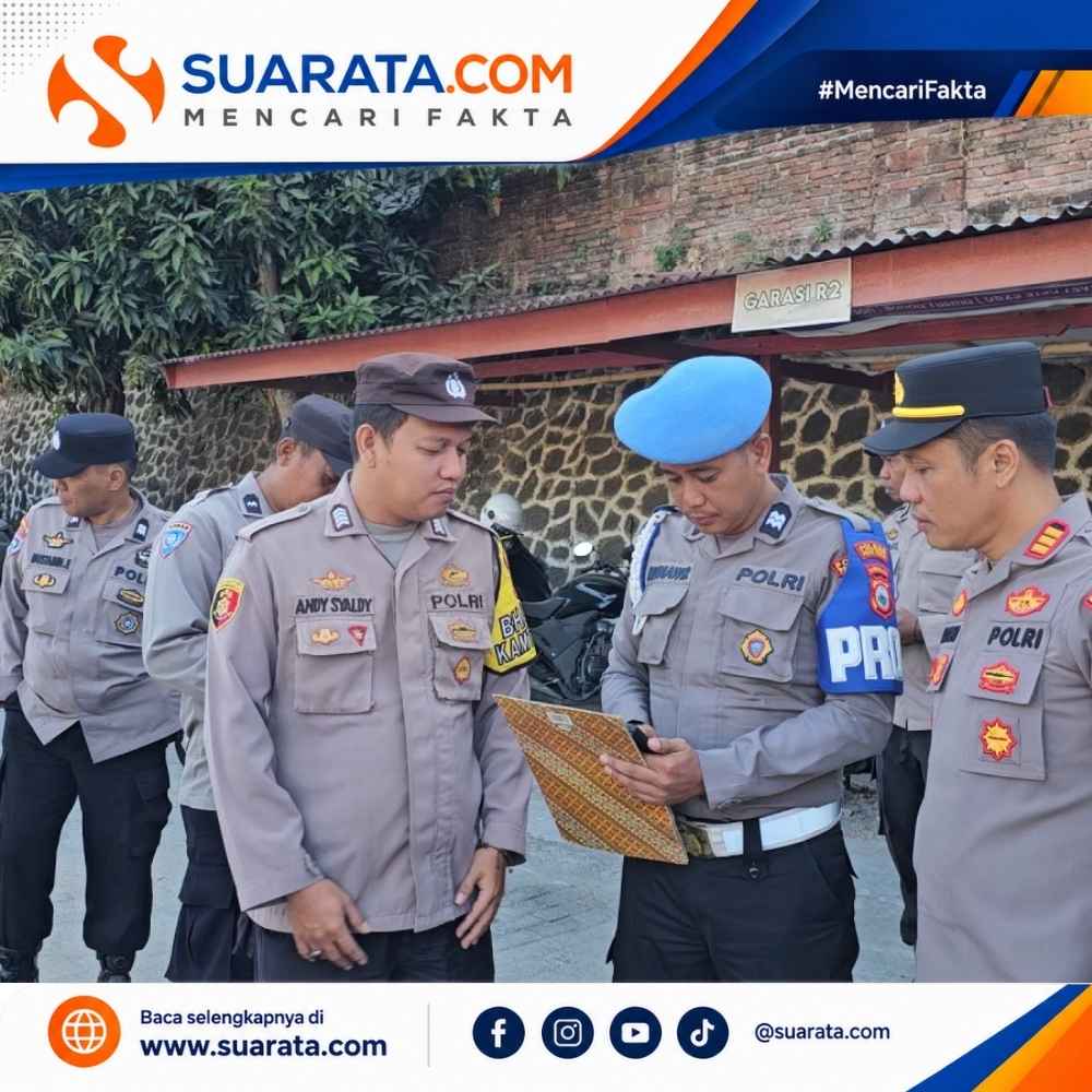 Cegah Judol dan Pinjol, Kapolsek Ujung Periksa HP dan Kendaraan Dinas Personel