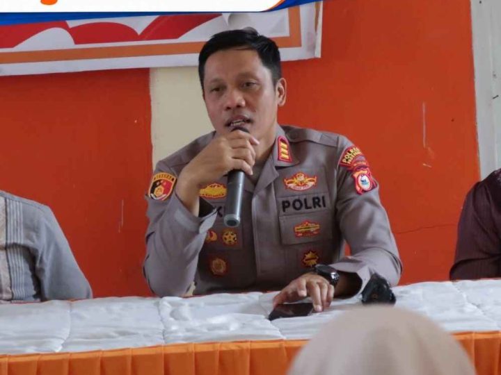 Jumat Curhat di Labukkang, Kapolsek Ujung Ingatkan Warga Waspadai Bahaya Kebakaran