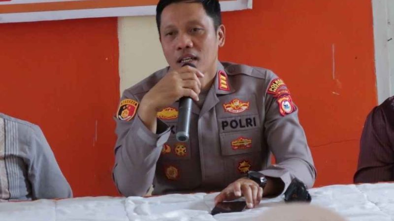 Jumat Curhat di Labukkang, Kapolsek Ujung Ingatkan Warga Waspadai Bahaya Kebakaran
