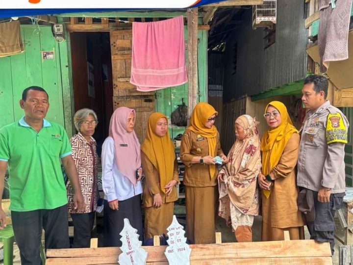 Bhabinkamtibmas Labukkang Hadir di Rumah Duka, Wujud Nyata Kepedulian Polri