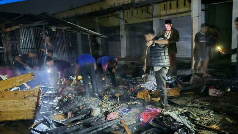 Api Lahap Enam Los Pasar Tinambung, Penyebab Masih Diselidiki