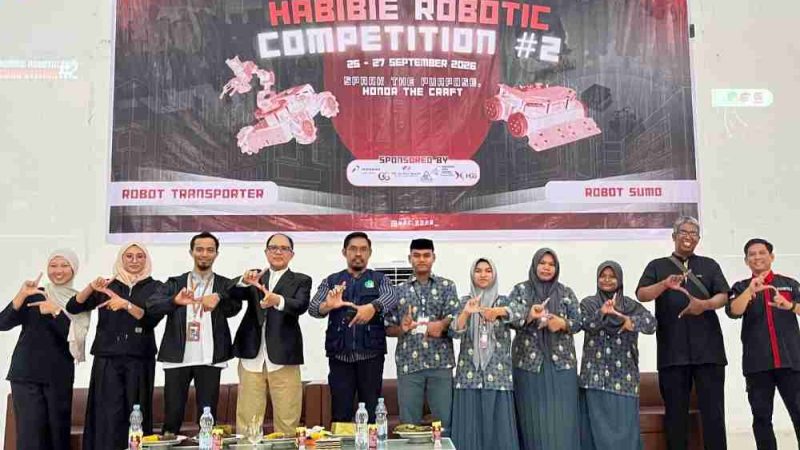 ROBOCOM MAN Pinrang Berlaga di Habibie Robotic Competition #2