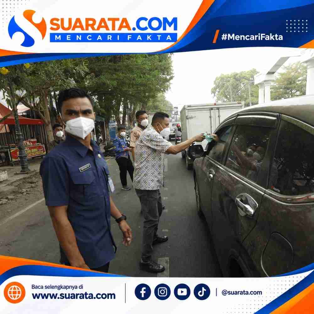 Pemkot Palopo Bagikan Masker, Warga Diimbau Waspadai ISPA